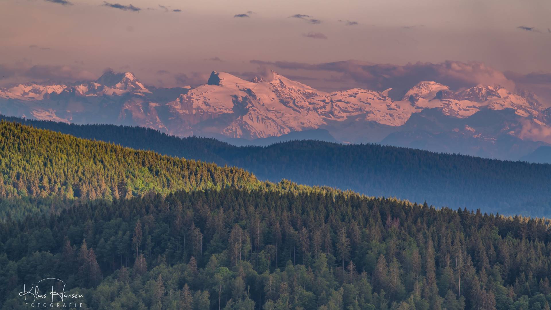 Schwarzwald-Panorama in Dämmerung