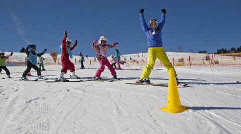 Kinder in der Skischule Feldberg