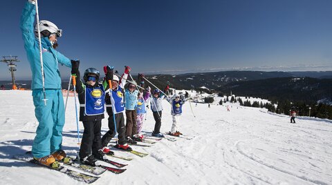 Kinder in der Skischule Thoma